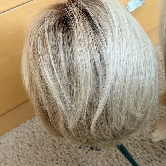 Raquel Welch In Charge in 1923SS Platinum Blonde rooted lace front wig - Picture 1 of 5